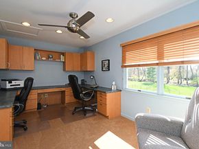 27 Arabian Way, Holland PA 18966