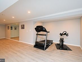 27 Arabian Way, Holland PA 18966