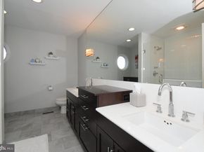 27 Arabian Way, Holland PA 18966