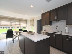 27 Arabian Way, Holland PA 18966