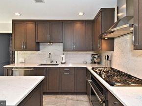 27 Arabian Way, Holland PA 18966