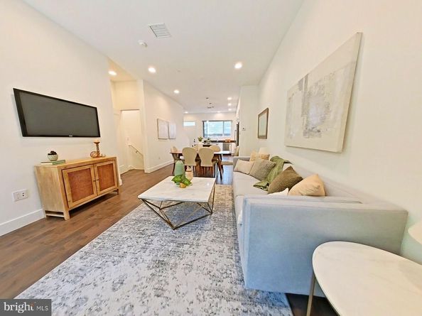 421 Wallace Street, Philadelphia PA 19123