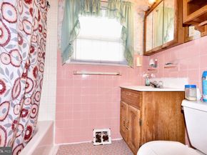 2851 Welsh Road, Philadelphia PA 19152