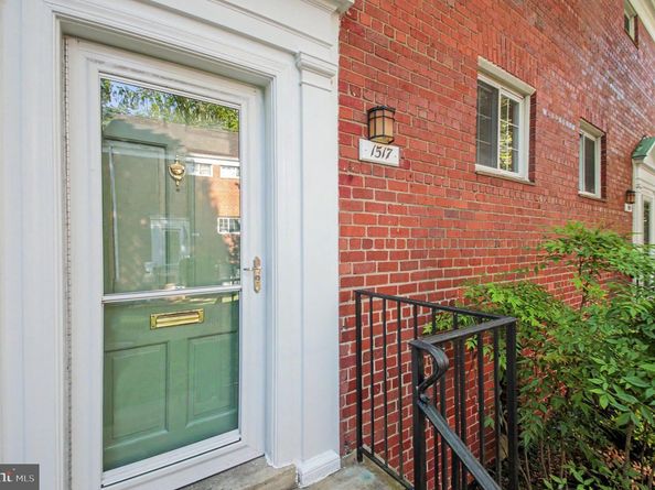 1517 Mount Eagle Place, Alexandria VA 22302