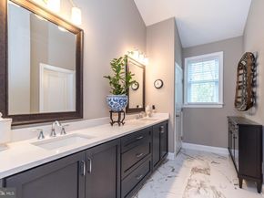 1 White Field Court, Lower Gwynedd PA 19002