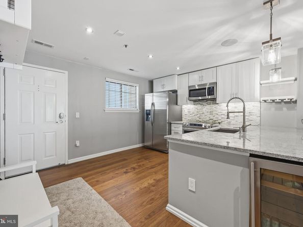 2 Leverington Avenue 21, Philadelphia PA 19127
