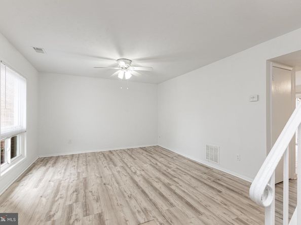1183 Autumnhaze Court, Herndon VA 20170