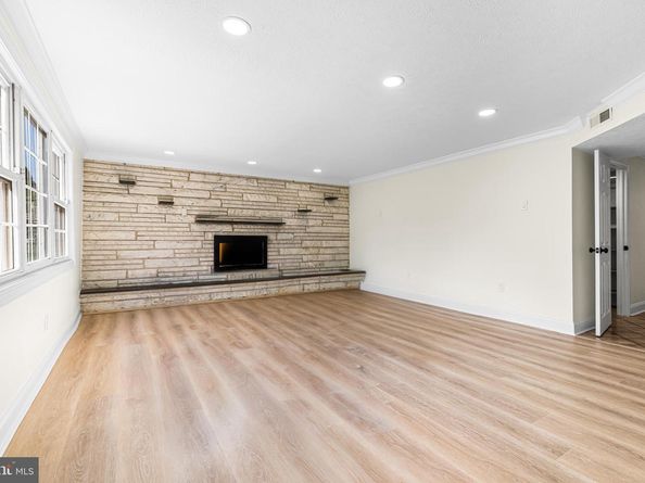 468 Woodhaven Plaza, Philadelphia PA 19116
