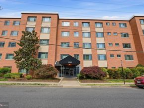 1200 S Arlington Ridge Road 614, Arlington VA 22202