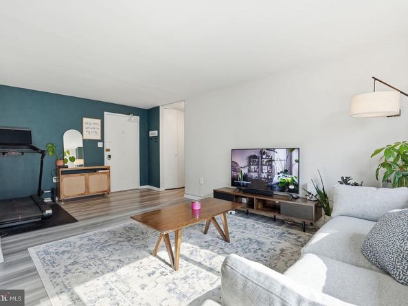 1200 S Arlington Ridge Road 614, Arlington VA 22202