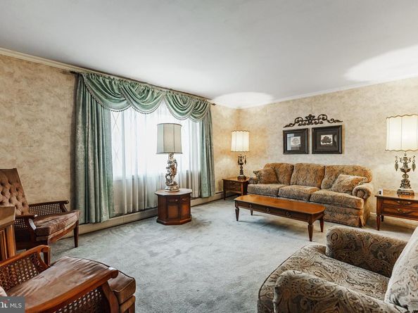 9229 Cottage Street, Philadelphia PA 19114