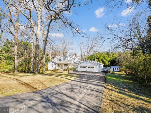 2627 Five Oaks Road, Vienna VA 22181