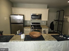 201 N 8TH Street 404, Philadelphia PA 19106