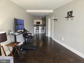 201 N 8TH Street 404, Philadelphia PA 19106