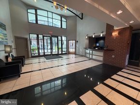 1021 N Garfield Street 819, Arlington VA 22201