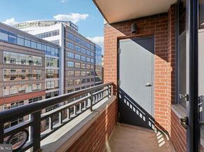 1021 N Garfield Street 819, Arlington VA 22201