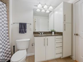 1021 N Garfield Street 819, Arlington VA 22201