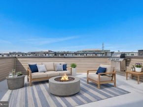 13039 Hattontown Square, Herndon VA 20171