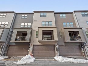 13039 Hattontown Square, Herndon VA 20171