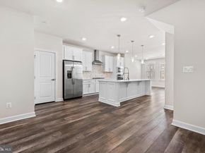 13039 Hattontown Square, Herndon VA 20171