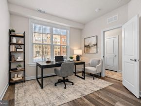 13039 Hattontown Square, Herndon VA 20171