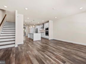 13039 Hattontown Square, Herndon VA 20171