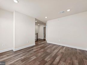 13039 Hattontown Square, Herndon VA 20171