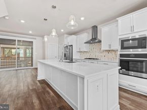 13039 Hattontown Square, Herndon VA 20171