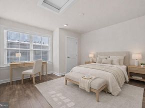 13039 Hattontown Square, Herndon VA 20171