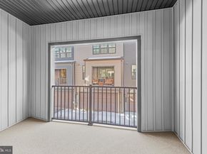 13039 Hattontown Square, Herndon VA 20171