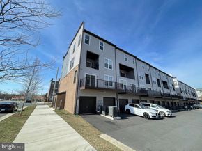 13502 Sayward Boulevard 91, Herndon VA 20171