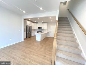 13502 Sayward Boulevard 91, Herndon VA 20171