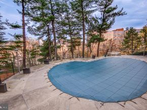 1101 S Arlington Ridge Road 106, Arlington VA 22202