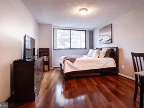 1101 S Arlington Ridge Road 106, Arlington VA 22202