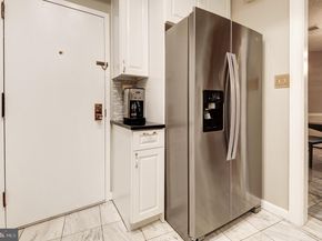 1101 S Arlington Ridge Road 106, Arlington VA 22202