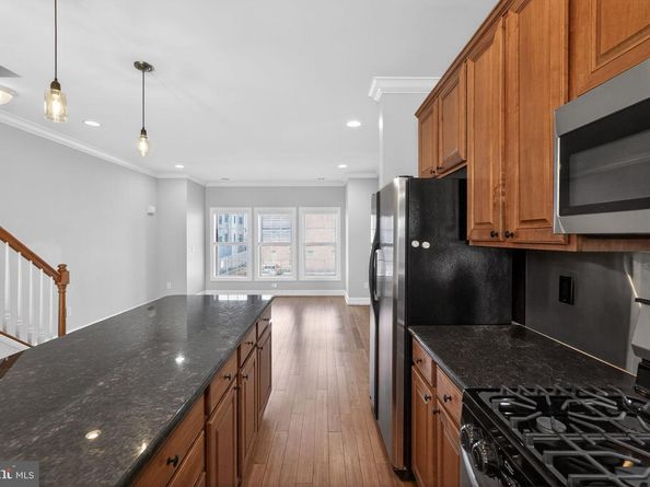 635 Dupont Street N, Philadelphia PA 19128