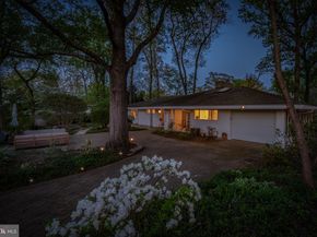 6124 Beachway Drive, Falls Church VA 22041