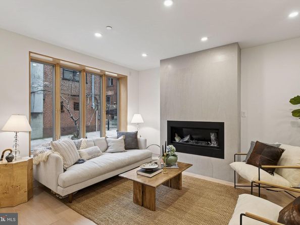 1923 Manning Street, Philadelphia PA 19103