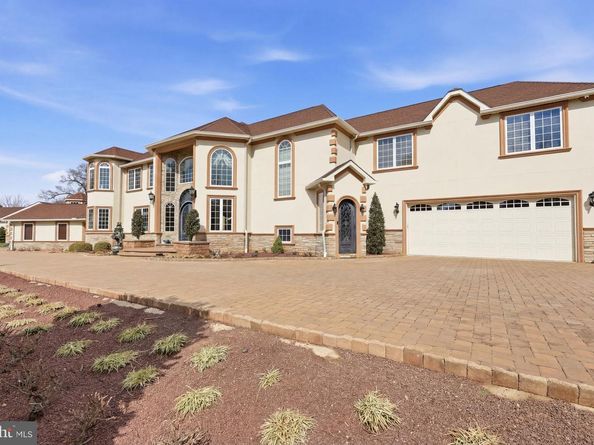 1066 Washington Crossing Rd, Newtown PA 18940