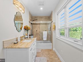 1066 Washington Crossing Rd, Newtown PA 18940