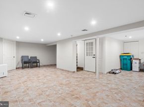 1066 Washington Crossing Rd, Newtown PA 18940
