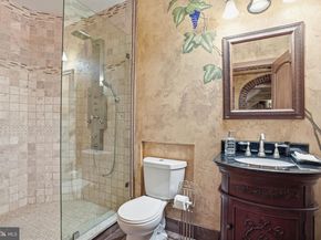 1066 Washington Crossing Rd, Newtown PA 18940