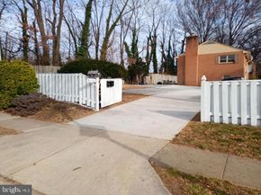 913 N Harrison Street, Arlington VA 22205