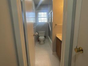 913 N Harrison Street, Arlington VA 22205