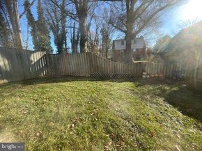 913 N Harrison Street, Arlington VA 22205