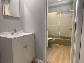 913 N Harrison Street, Arlington VA 22205