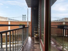 138 N Front Street 3F, Philadelphia PA 19106