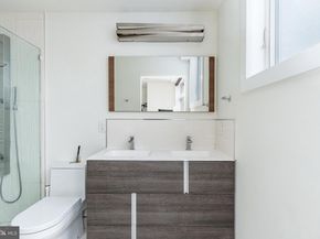 138 N Front Street 3F, Philadelphia PA 19106