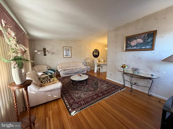 747 Greymont Street, Philadelphia PA 19116