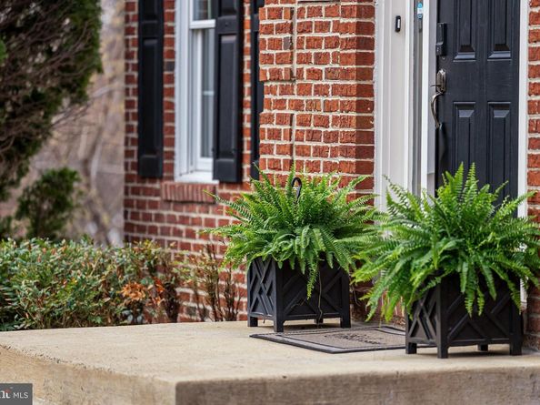 1096 Liberty Meeting Court, Herndon VA 20170